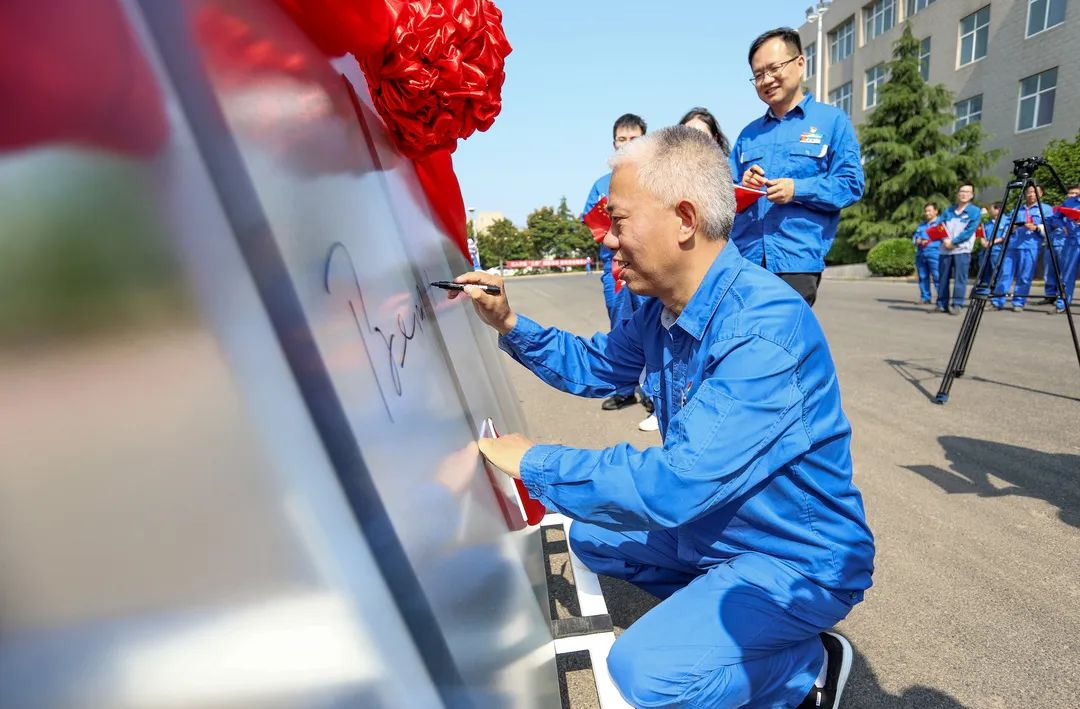 砥砺奋进 生生不“熄”——焦作3044am永利官网举行升国旗仪式