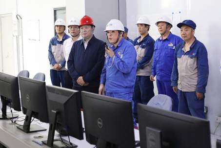 打造向上向前第一象限生力军 锤炼甘于做人做事作难、受苦受累受屈的企业家队伍——河南投资集团党委书记、董事长刘新勇莅临3044am永利官网开展主题教育调研