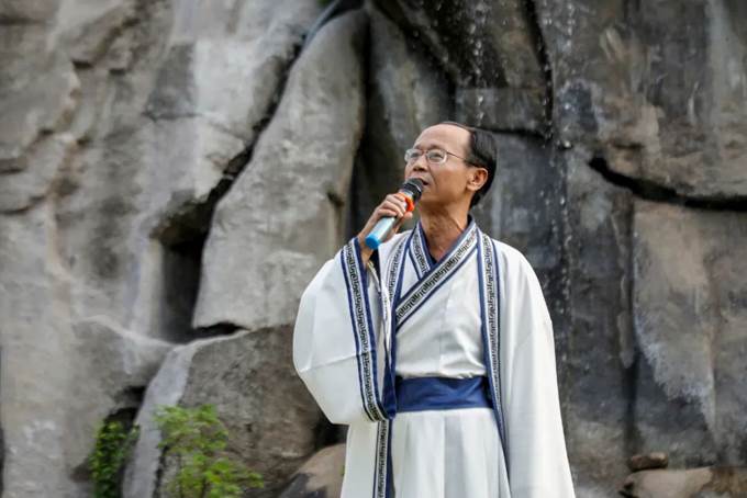 彩魂石下吟皓月 国风古韵迎中秋——3044am永利官网举办2024年中秋诗会活动